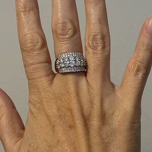 10 K white gold and diamond ring